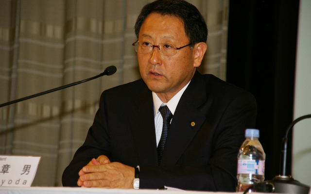 豊田章男社長（11日・東京本社での記者会見）