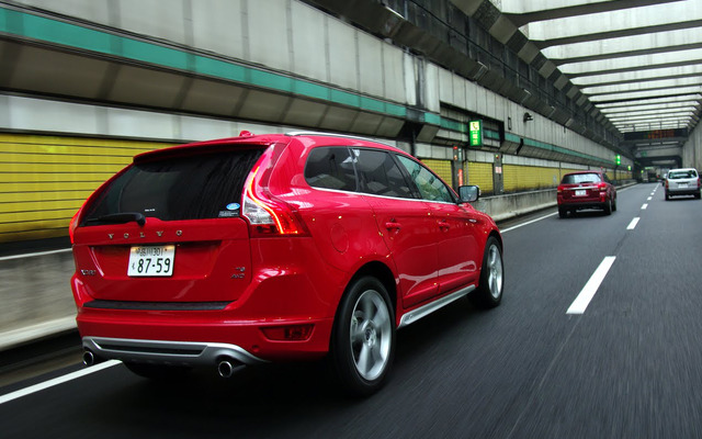 XC60のクルーズコントロールは、低速追従-停止機能を持たないため渋滞のない高速走行に向いている