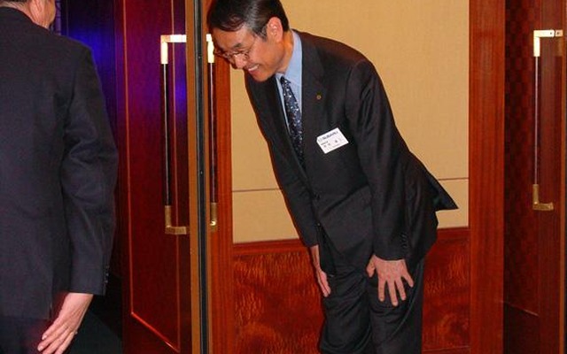 【スバル『レガシィ』発表】発表会の入口で待ち受けていたのは…