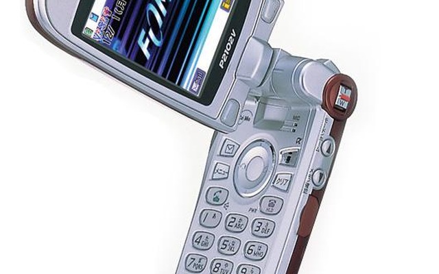 【今日のプレゼントその2】無料会員登録で『FOMA P2102V』を3名様に!!