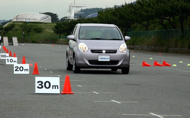 BluEarth装着車は同じスタート台から110mを過ぎても停止しない