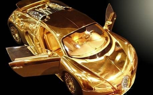 純金製ヴェイロンの18分の1のスケールモデル