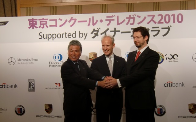 笹本健次大会運営委員長（左）、ポール・ゴールドスミス大会会長（中央）、シティカードジャパン株式会社取締役社長マルコ・レヴェルディート（右）。16日の記者会見