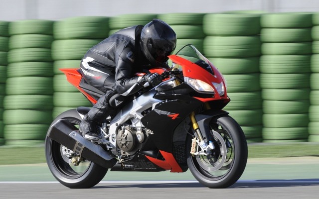 RSV4ファクトリー