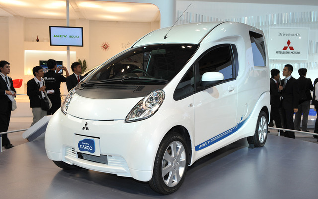 東京モーターショーで発表した商用EVコンセプト「i-MiEVカーゴ」