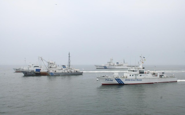 関門海峡東口南方海域で、容疑船を発見