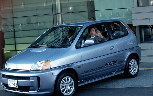 エビアン・サミット---「20年以内に一般が購入可能な燃料電池車を!!」