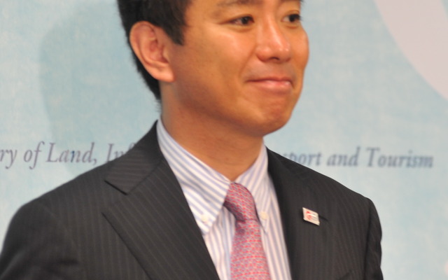 6日・閣議後会見　前原国交相　撮影＝中島みなみ