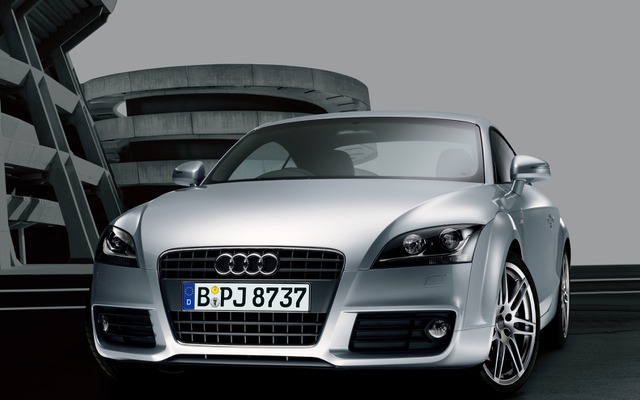 TT2.0 TFSI/2.0 TFSI クワトロ S-lineリミテッド