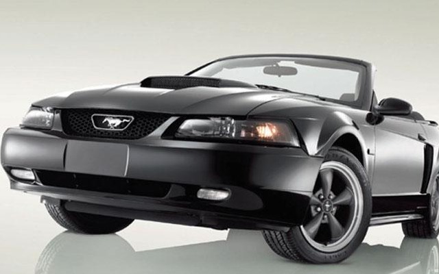 フォード、『マスタング』に創業100周年記念車を設定