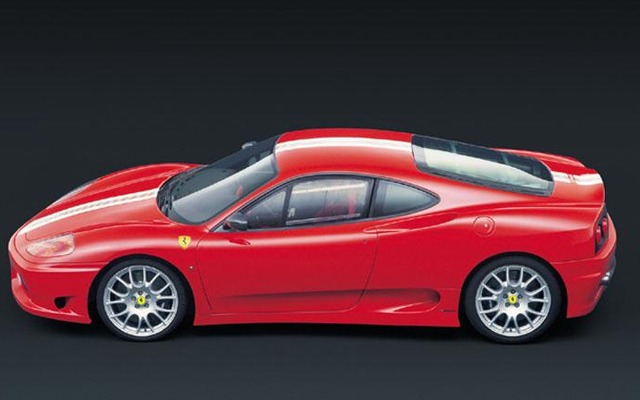 モナコで無くとも公道でフェラーリ・レーシングマシンを体感