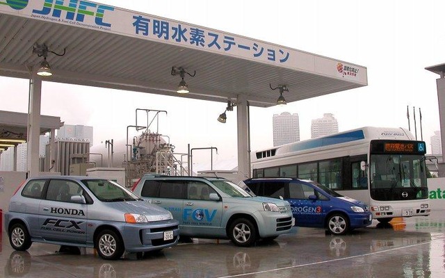 燃料電池車公道実験へ 水素ステーションが東京・有明に登場