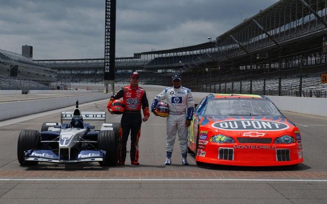 モントーヤがNASCARにマシン交換