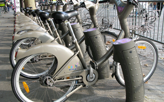 パリの公共自転車（コミュニティサイクル）「ヴェリブ」