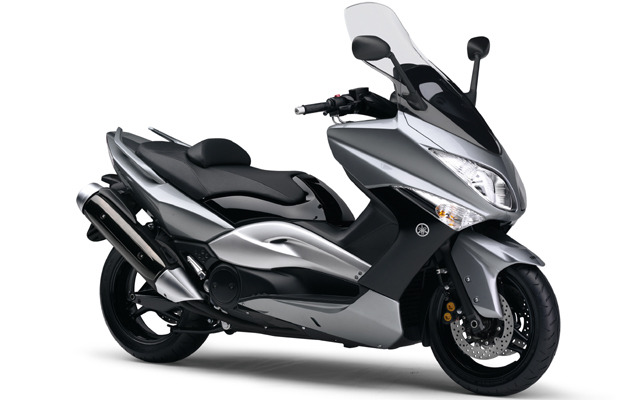 XP500 TMAX ハイテックシルバー