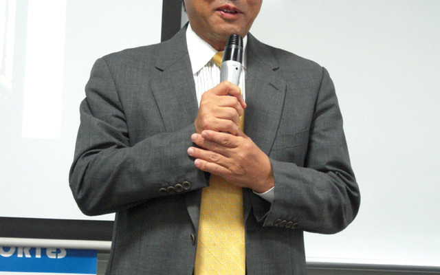 蓄電型地域交通推進協会代表理事の広島経済大学教授川村健一氏