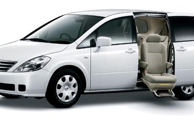 【新型日産『プレサージュ』発表】クルマ椅子も便利に!!　福祉車両を設定