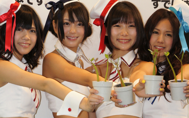アイドリング!!!がタイのマングローブ植樹に参加