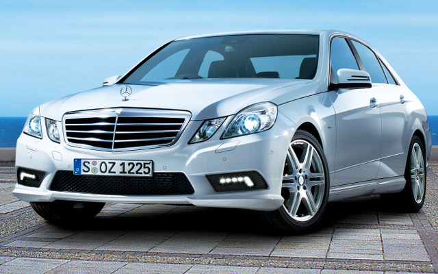 E350 BlueTEC アバンギャルド（AMGスポーツパッケージ装着車）