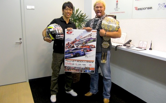 柳田選手（向かって左）と真壁選手