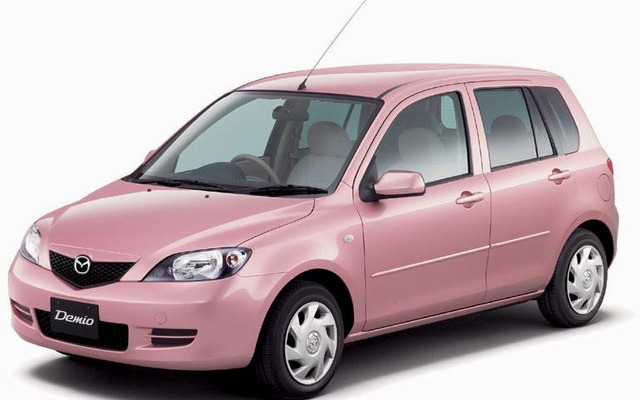 マツダ『デミオ』にピンクの限定車……伊東美咲が提案
