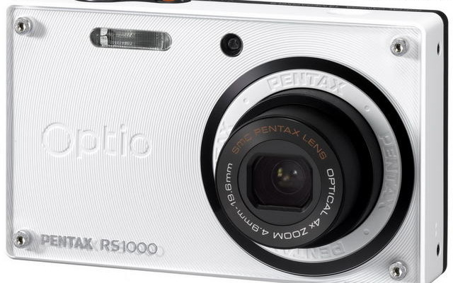 コンパクトデジタルカメラ、PENTAX 「PENTAX　Optio RS1000」のピュアホワイト