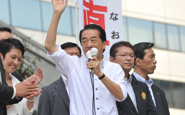 代表選で街頭演説中の菅直人首相（11日 東京・有楽町）　撮影＝中島みなみ