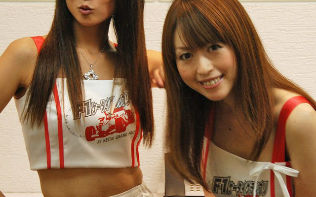 『レスポンス』に「PRシスターズ」が来社しました。（左：伊澤加代さん 右：吉井美弥さん）