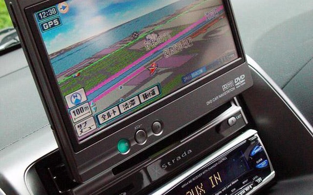 【カーナビ2003夏の陣】問い合わせ急増…パナソニック『ストラーダ』
