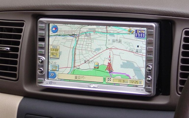 【カーナビ2003夏の陣】三洋電機の“AVN”型DVDナビ…会田肇がテスト