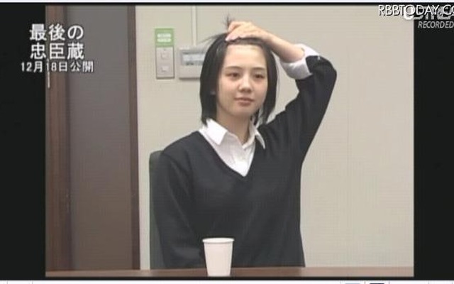 桜庭ななみの“デコ”映像も……「最後の忠臣蔵」オーディション映像公開 監督のオーディションでオデコを見せる桜庭ななみ。こういったメイキング映像が30回にわたって公開される