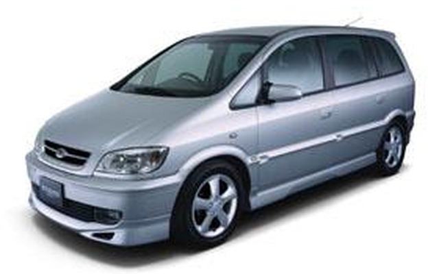 富士重スバル『トラヴィック』を改良、1.8リットル車も追加