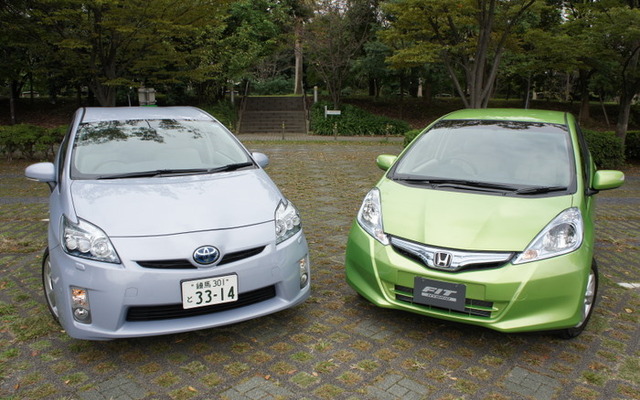 トヨタ プリウス と フィット ハイブリッド