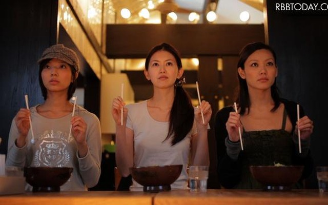 美女たちが旅先でくり広げる“女子会”の様子を40パターン以上 「旅割REVIEW」第4弾