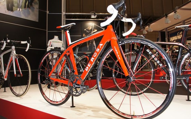 最新モデルの自転車を乗り比べ…サイクルモード2010開幕