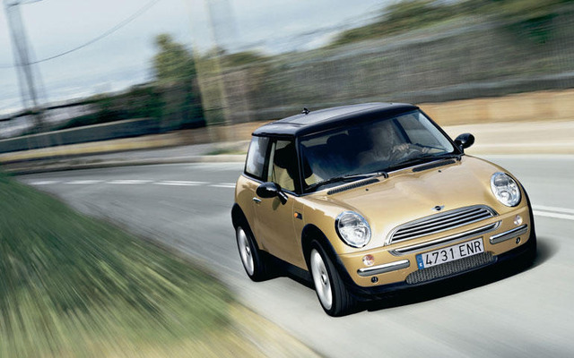 『MINI』にボディ新色と新オプション