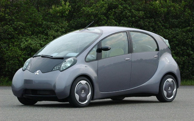 【フランクフルトショー2003出品車】三菱『i』の国内投入は05年