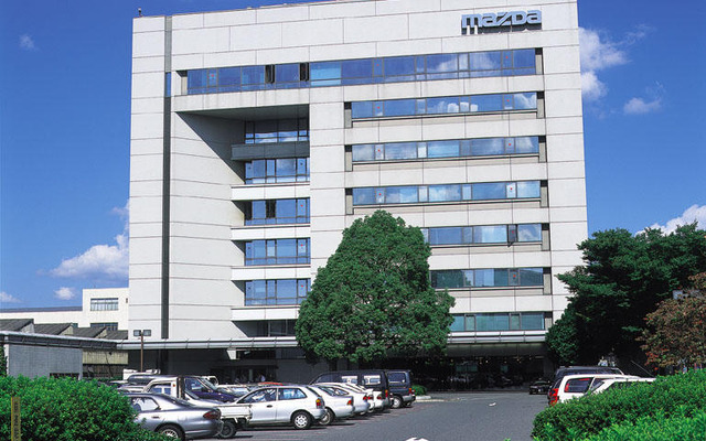 マツダ、社員証をクレジットカード化