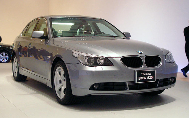 【新型BMW『5シリーズ』写真蔵】思わず振り返るスタイリング