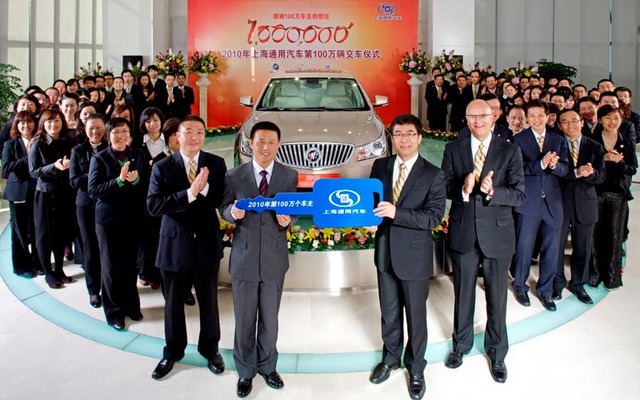 2010年新車販売100万台目は、ビュイック『ラクロス』