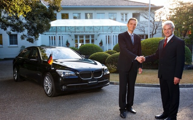ActiveHybrid 7を、在日ドイツ連邦共和国大使館に納車