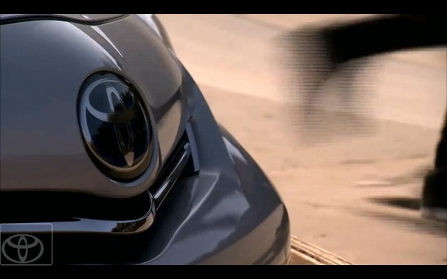 プリウス派生モデルをチラ見せ