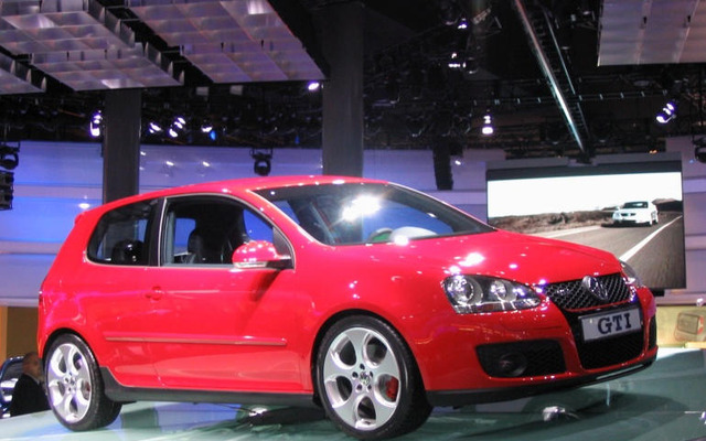 【フランクフルトショー2003写真蔵】これが第5世代のGTIだ…VW『ゴルフ』