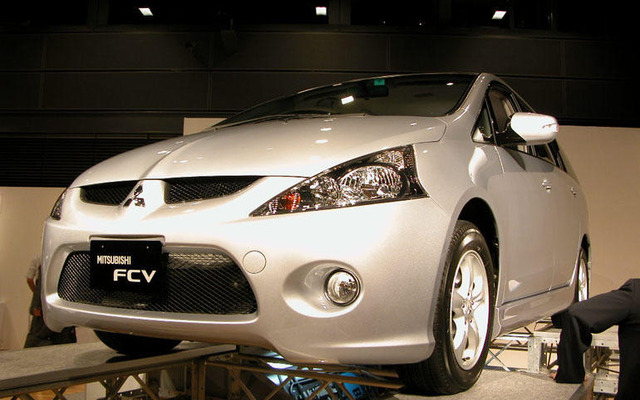 【三菱『FCV』燃料電池車】公道試験へ!　システムはダイムラークライスラー製