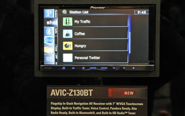 aha radioに対応したAVIC-Z130BT。パーソナライズされた情報を表示できるのが特徴で、よく使う道路の交通情報だったり、好みのお店などをよく使うエリアの情報として検索できる