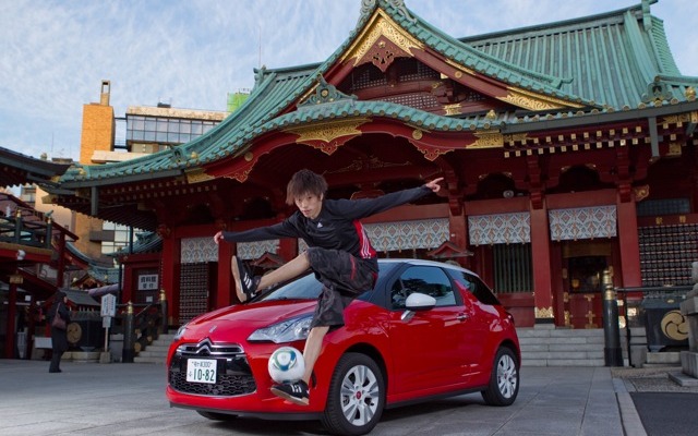 DS3 前でパフォーマンスする徳田耕太郎選手