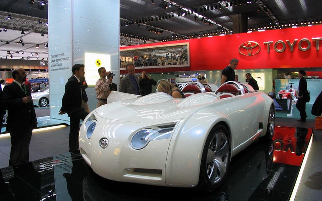 【フランクフルトショー2003速報】スポーティというよりファニー…トヨタ『CS＆S』