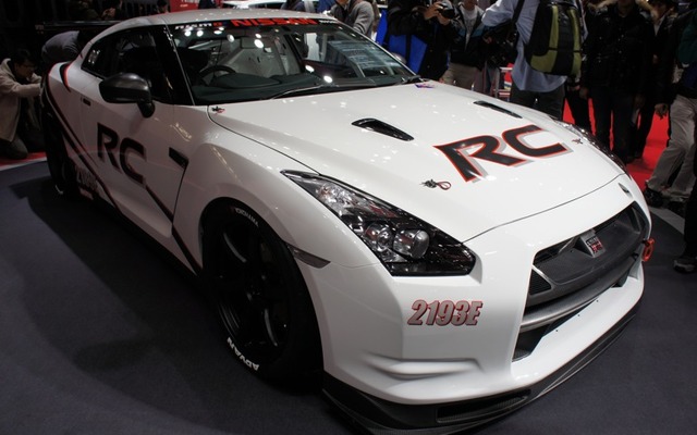 NISMO、レース専用車両「GT-R RC」を発売