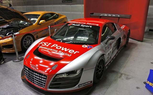 スーパー耐久参戦マシン アウディ R8 LMS