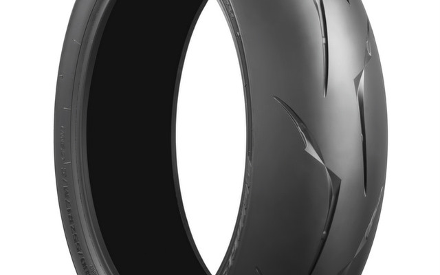 BATTLAX RACING R10